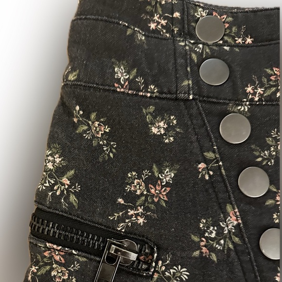 AFRM Ditzy floral flare jeans - Picture 7 of 8